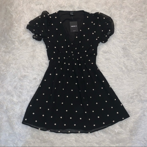 Forever 21 Dresses & Skirts - Polka dot mini dress